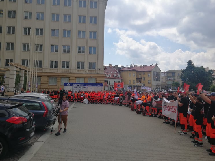 W proteście w Rzeszowie wzięli również udział ratownicy z Kolbuszowej.