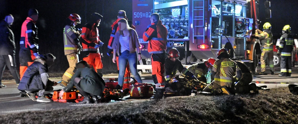 Wypadek na obwodnicy Mielca. Sześć osób rannych. Na miejsce przyleciał śmigłowiec [ZDJĘCIA - WIDEO - MAPA] - Zdjęcie główne