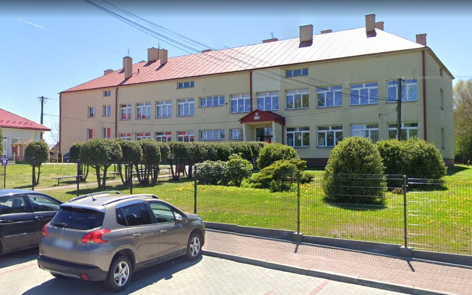 Szkoła Podstawowa w Lipnicy zyska drugą młodość. Elewacja i sala gimnastyczna do remontu. Dyrektor: Będzie się działo - Zdjęcie główne