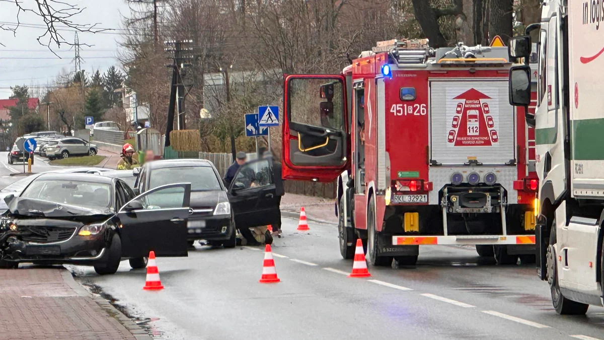 Wypadek na ul. Obrońców Pokoju w Kolbuszowej. Trwają utrudnienia [ZDJĘCIA] - Zdjęcie główne