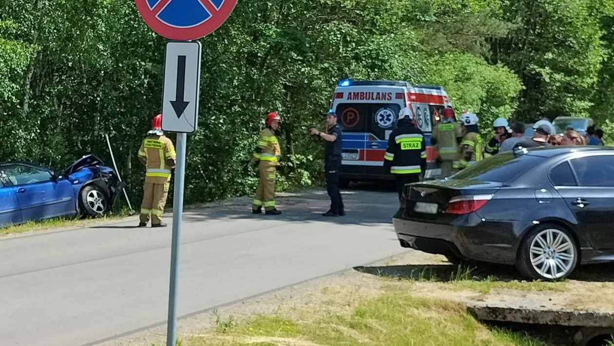 Wypadek w Widełce. Służby pracują na miejscu [ZDJĘCIA - AKTUALIZACJA] - Zdjęcie główne