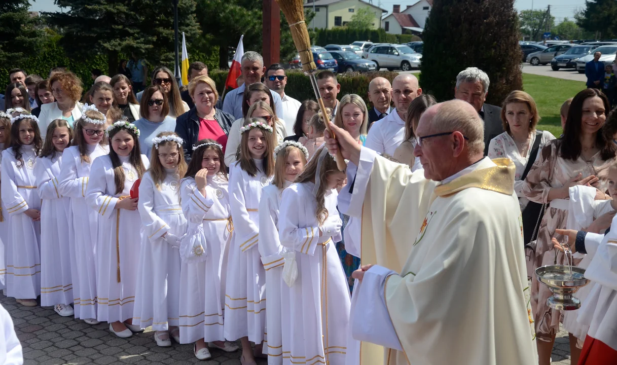 Dzieci z kolbuszowskiej parafii obchodziły rocznicę Pierwszej Komunii Świętej [ZDJĘCIA] - Zdjęcie główne