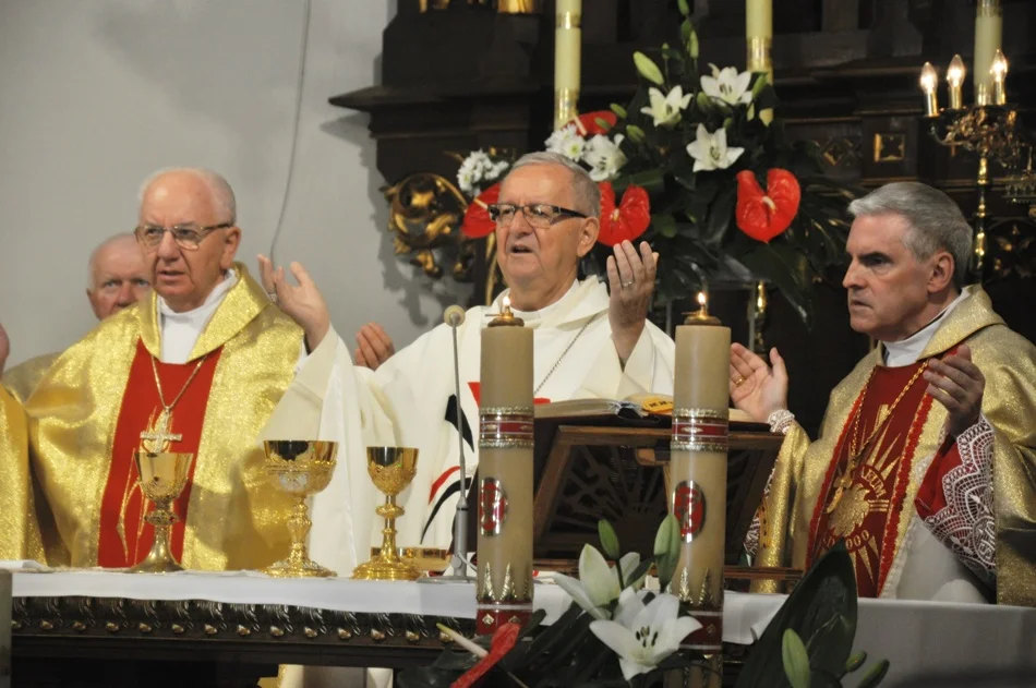 Srebrny jubileusz biskupa Jana Ozgi z Woli Raniżowskiej. Huczne uroczystości [ZDJĘCIA] - Zdjęcie główne
