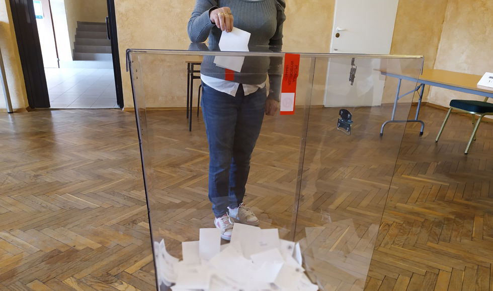 Frekwencja wyborcza w powiecie kolbuszowskim na godz. 12  - Zdjęcie główne