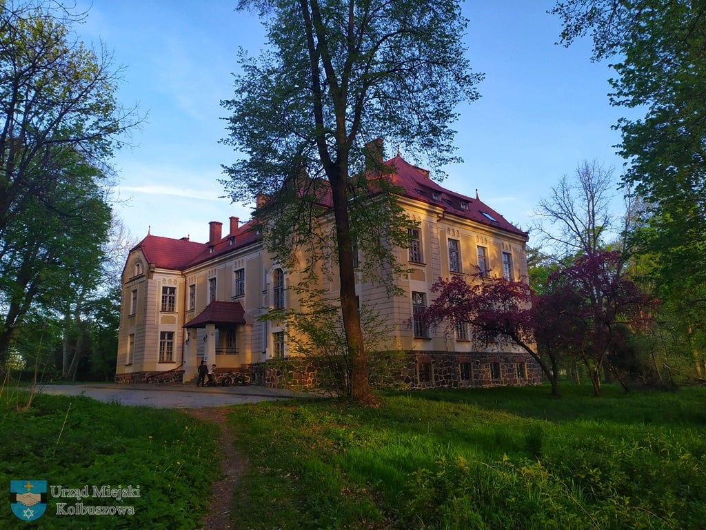 Pałac Tyszkiewiczów w Weryni w pięknej odsłonie. Tam spotkasz Białą Damę z zaświatów [ZDJĘCIA] - Zdjęcie główne