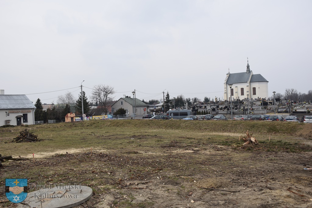 Prace nad budową ogordu spacerowego. 