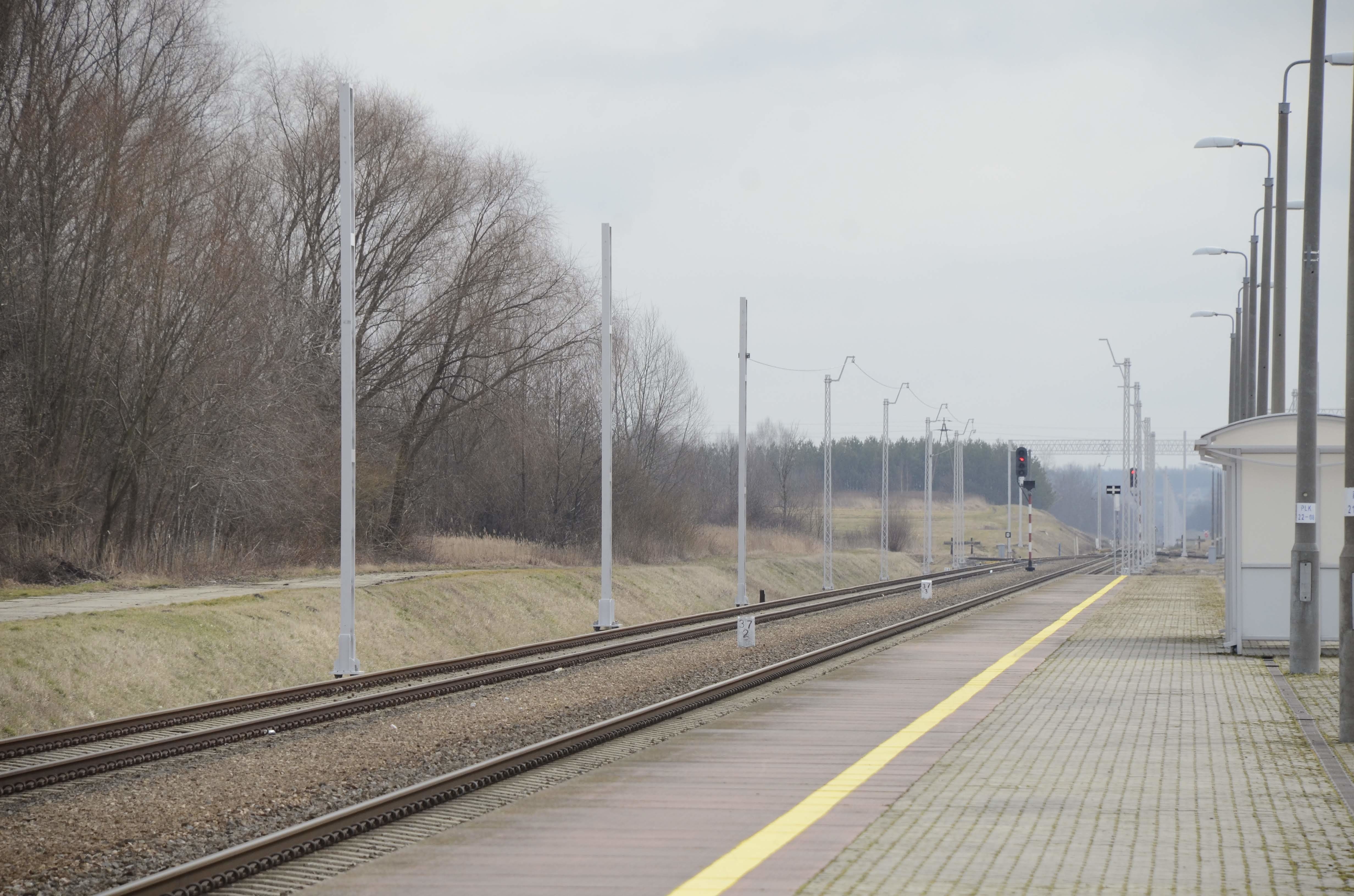 KOLBUSZOWA. Trwa elektryfikacja linii kolejowej [FOTO] - Zdjęcie główne