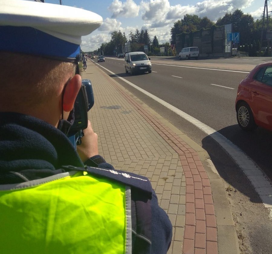 Z REGIONU: 28-latek w alfie i 121 km/h na liczniku  - Zdjęcie główne