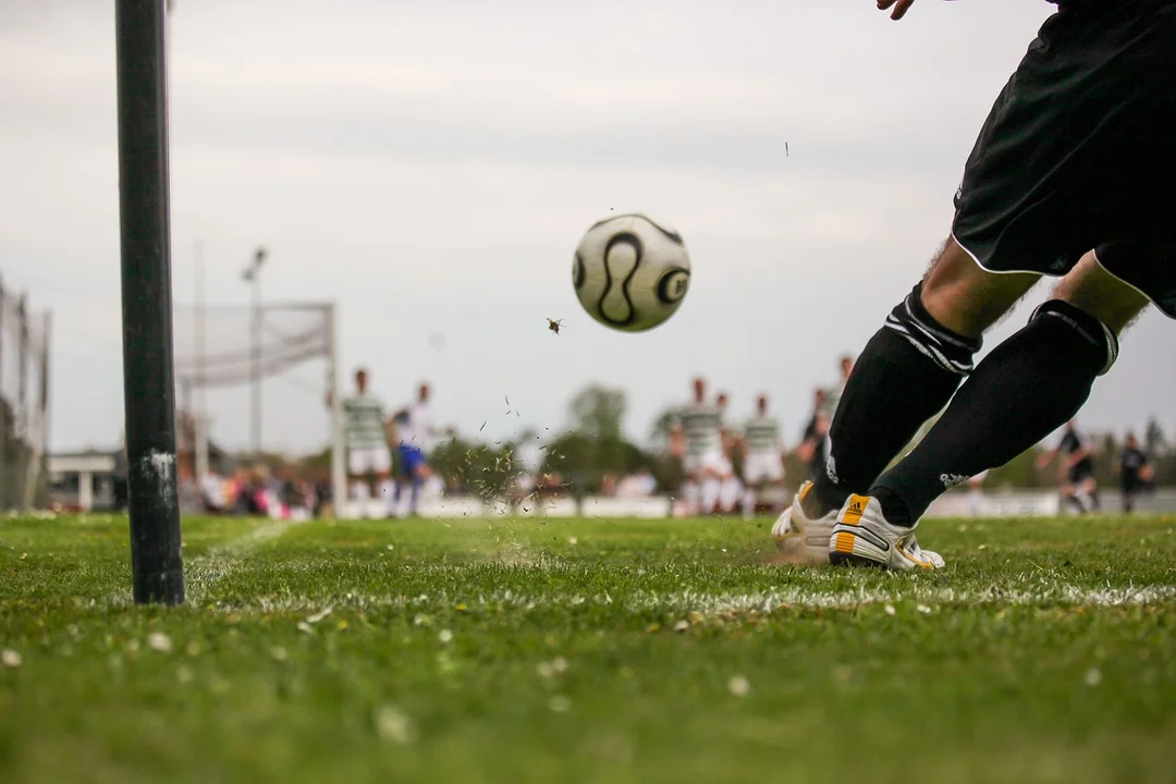 Turniej o Puchar Wójta Gminy w Futsalu. Sportowa rywalizacja w Cmolasie - Zdjęcie główne