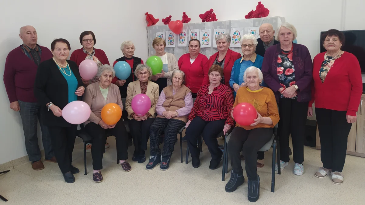 Zabawa karnawałowa u seniorów w Hucie Przedborskiej [ZDJĘCIA] - Zdjęcie główne