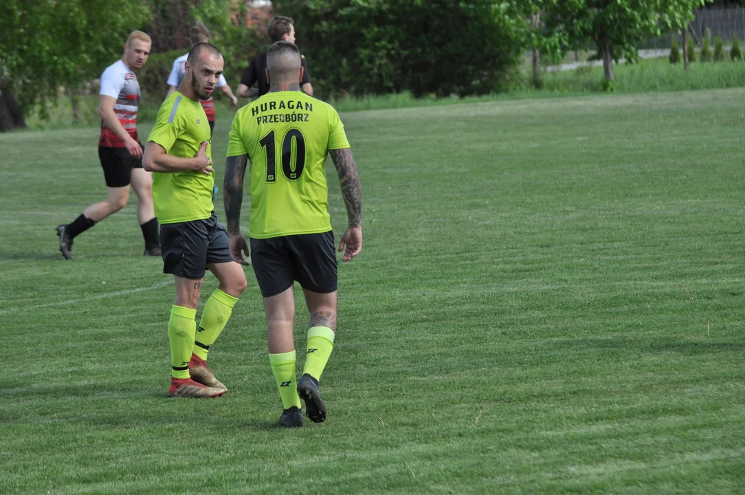 Stadion w Przedborzu doczeka się nowego oświetlenia. Gmina ogłosiła przetarg - Zdjęcie główne