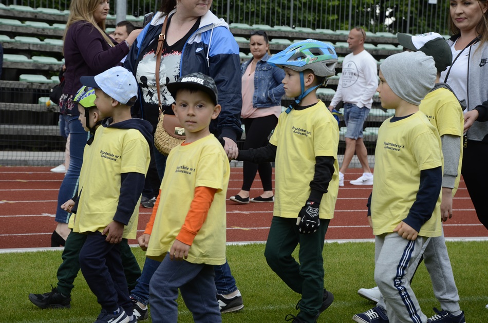 Piknik rodzinny na stadionie w Kolbuszowej. 