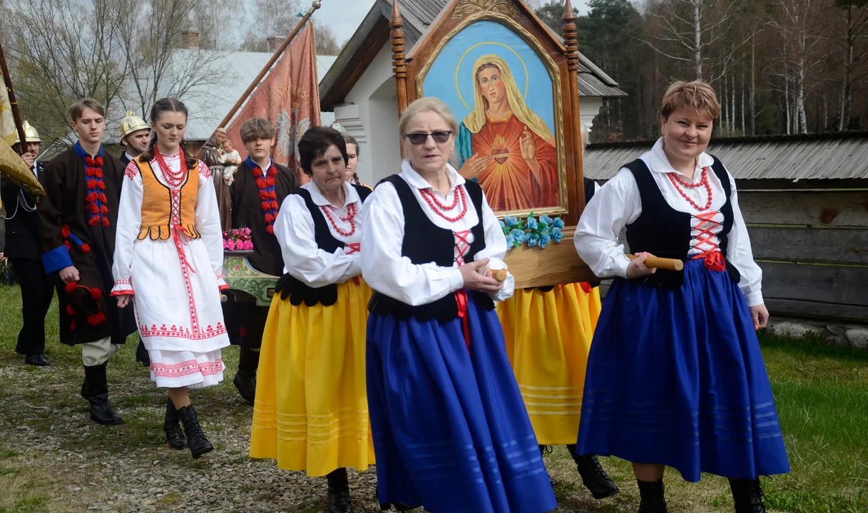 Za nami odpust w kolbuszowskim skansenie z procesją wokół kościoła [ZDJĘCIA-WIDEO] - Zdjęcie główne