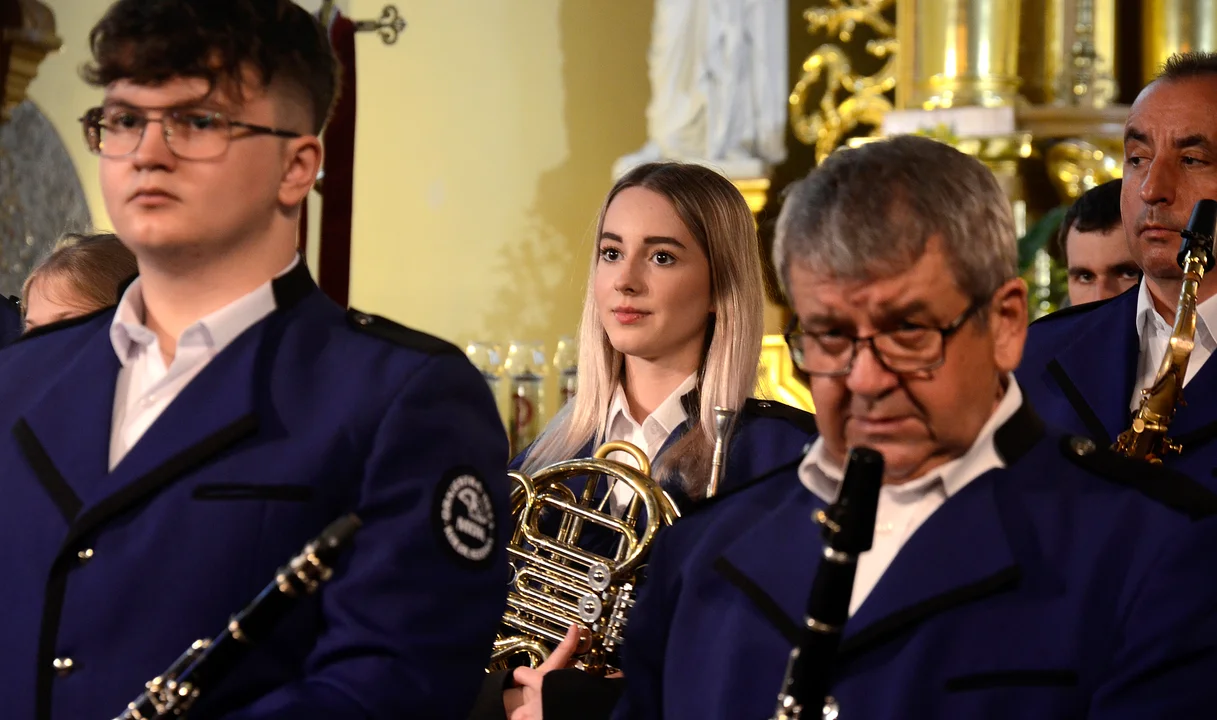 Koncert w kolbuszowskiej kolegiacie. Artyści byli długo oklaskiwani przez publiczność [ZDJĘCIA] - Zdjęcie główne