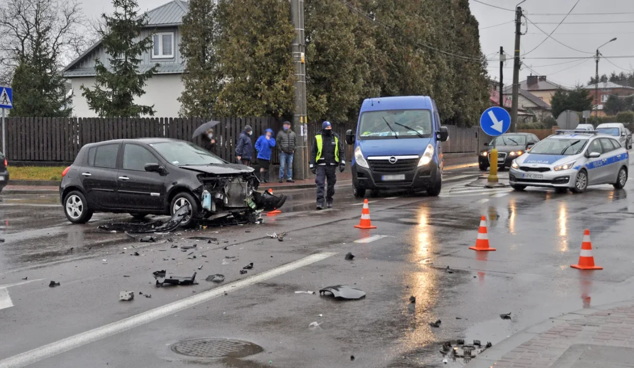 Rondo na skrzyżowaniu przy Biedronce w Kolbuszowej? - To jest czarny punkt na mapie miasta - uważa radny Józef Fryc - Zdjęcie główne