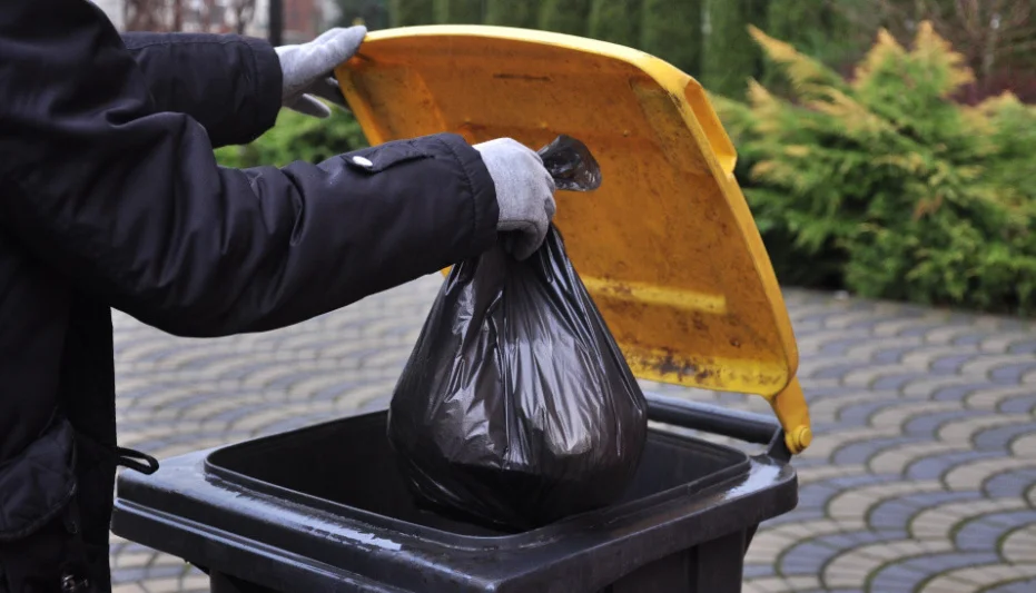 Każdy musi płacić za oddawanie swoich śmieci. Czy mieszkańcy powiatu kolbuszowskiego zalegają z płatnościami [RAPORT] - Zdjęcie główne