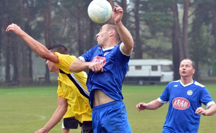 Za mały zastrzyk gotówki dla klubów sportowych z terenu gminy Majdan Królewski? - Na klasę okręgową jest to niewystarczająca kwota - mówi jeden z przedstawicieli - Zdjęcie główne