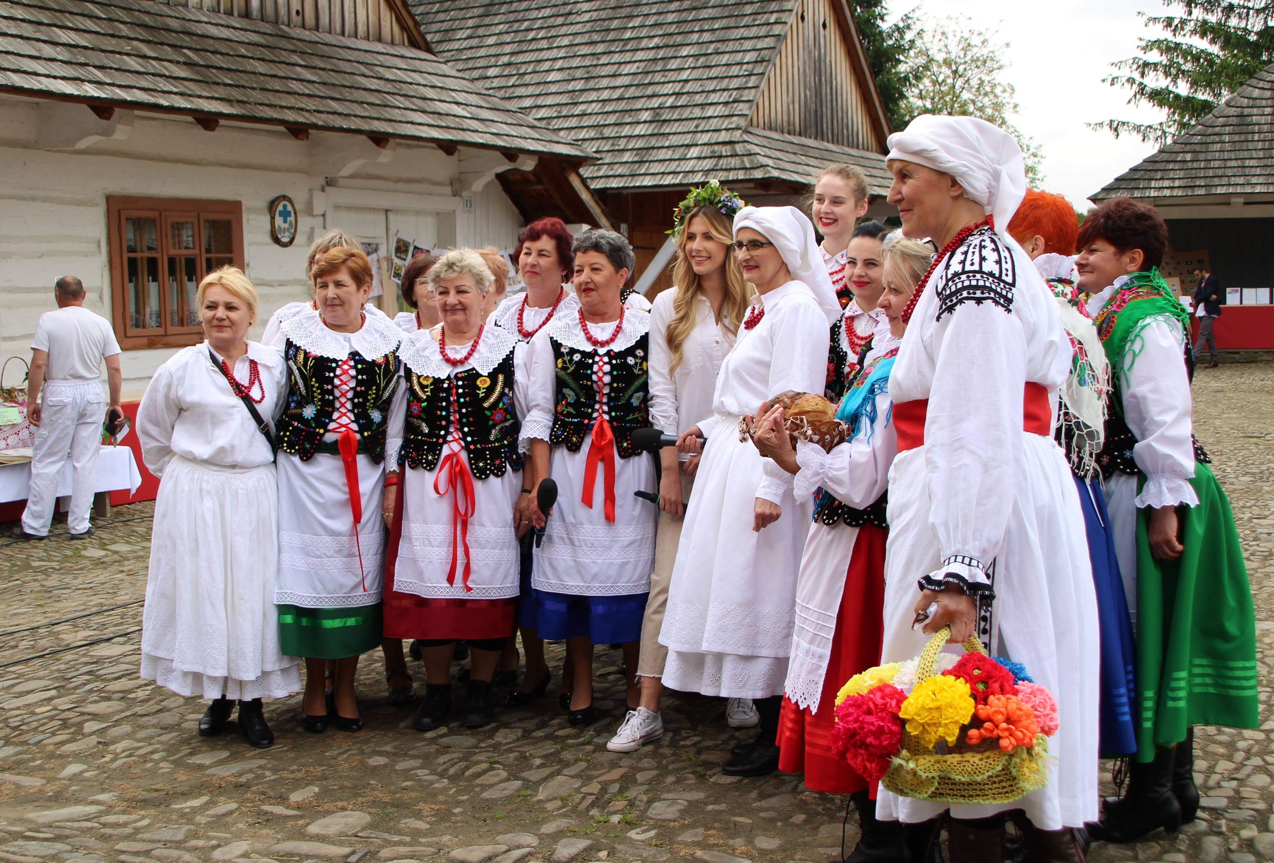 Koła Gospodyń Wiejskich z gminy Raniżów na konkusie. 