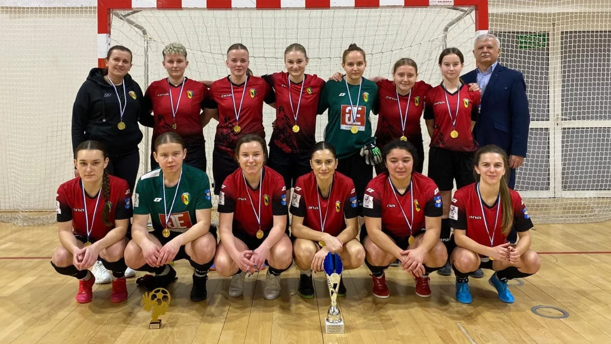 Sokółki z Kolbuszowej Dolnej ze złotem na mistrzostwach w futsalu kobiet [ZDJĘCIA] - Zdjęcie główne