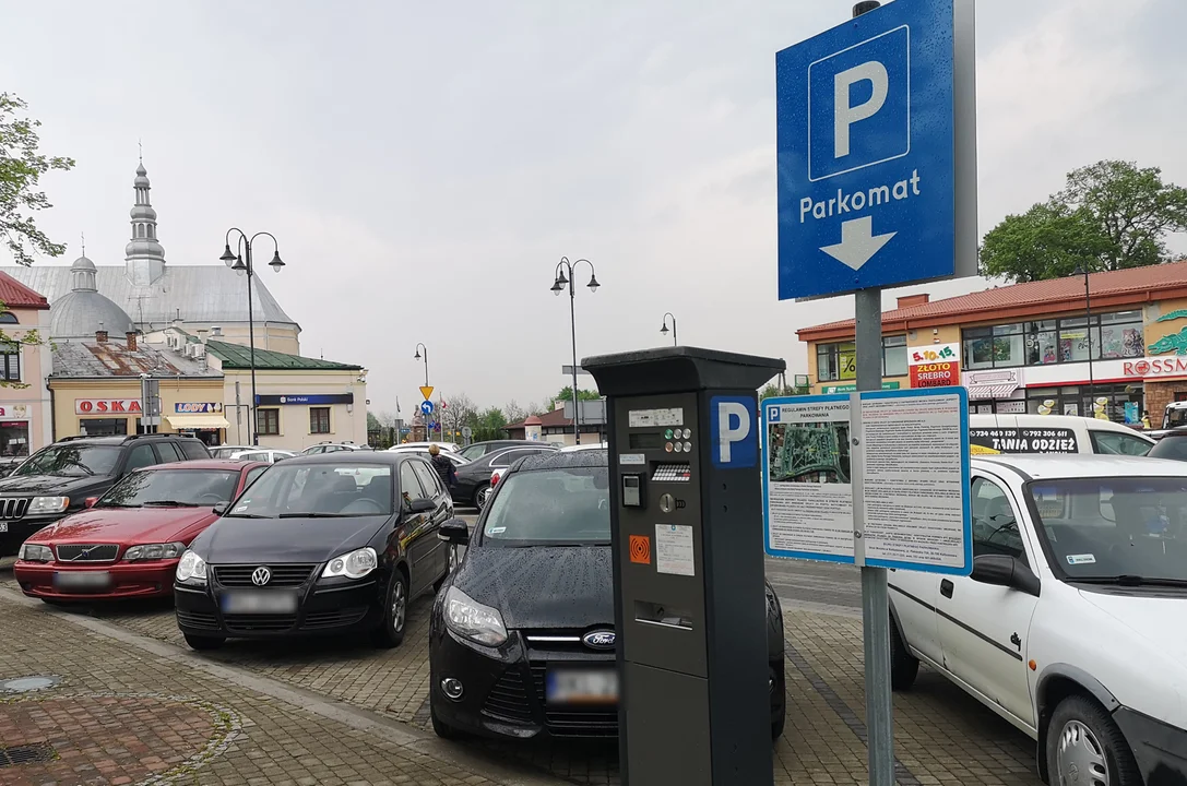 Kolejny rok z płatnym parkingiem w centrum Kolbuszowej. Ile pieniędzy trafiło do gminnej kasy? - Zdjęcie główne