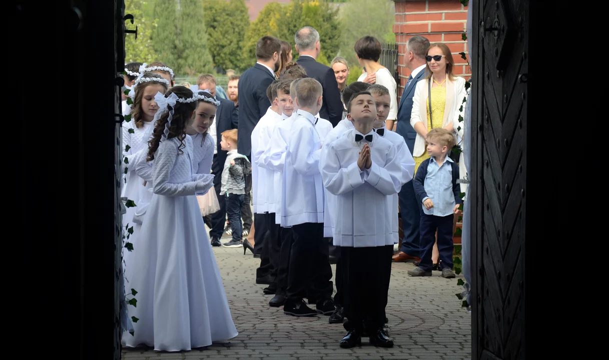 Pierwsza Komunia Święta w Parafii pw. św. Mikołaja w Dzikowcu [ZDJĘCIA] - Zdjęcie główne