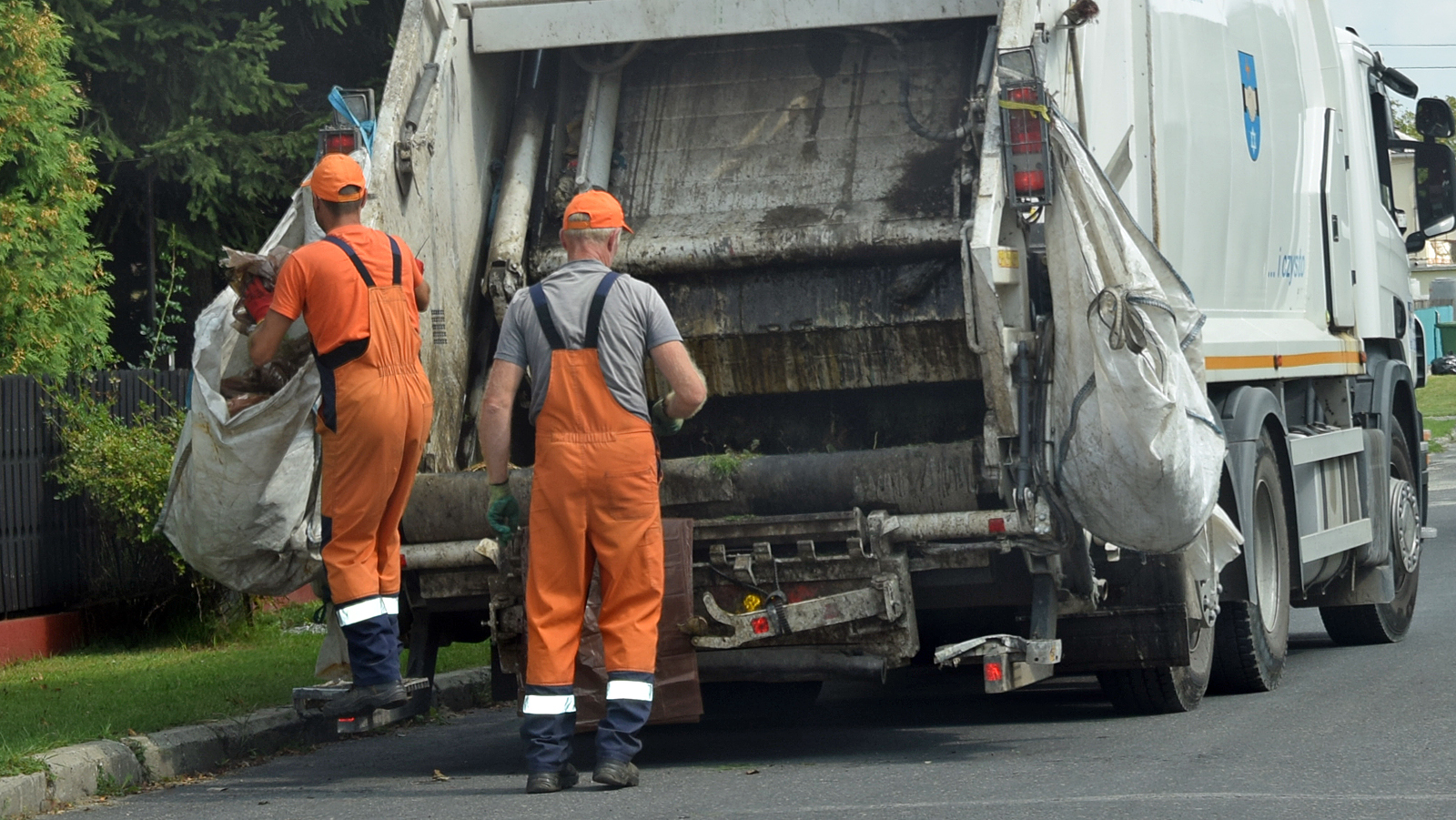 Podwyżka cen śmieci na 2022 rok w gminie Kolbuszowa zatwierdzona - Zdjęcie główne