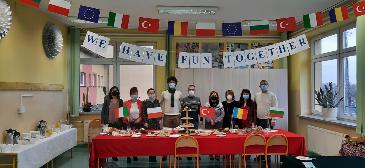 Uczniowie z Włoch, Rumunii i Turcji odwiedzili szkołę w Kupnie w ramach programu Erasmus+ [ZDJĘCIA] - Zdjęcie główne