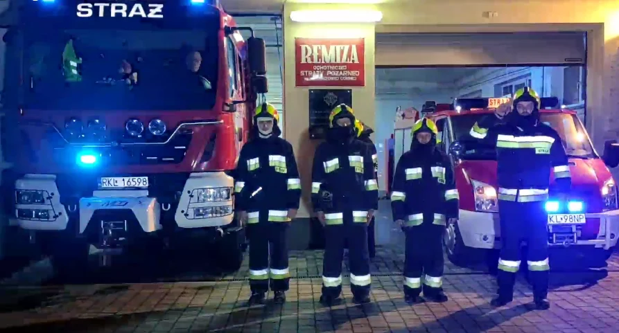 Druhowie z powiatu kolbuszowskiego oddali hołd tragicznie zmarłym strażakom z Czernikowa [WIDEO] - Zdjęcie główne