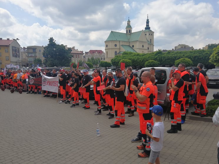 W proteście w Rzeszowie wzięli również udział ratownicy z Kolbuszowej.