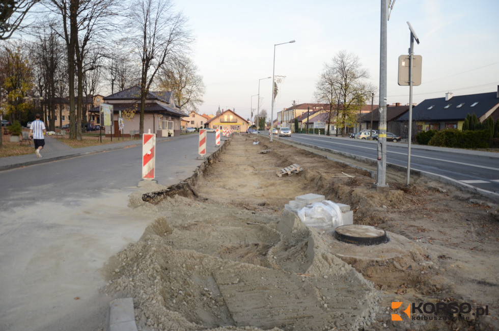 Trwa budowa zatoki postojowej w centrum Raniżowa - Zdjęcie główne