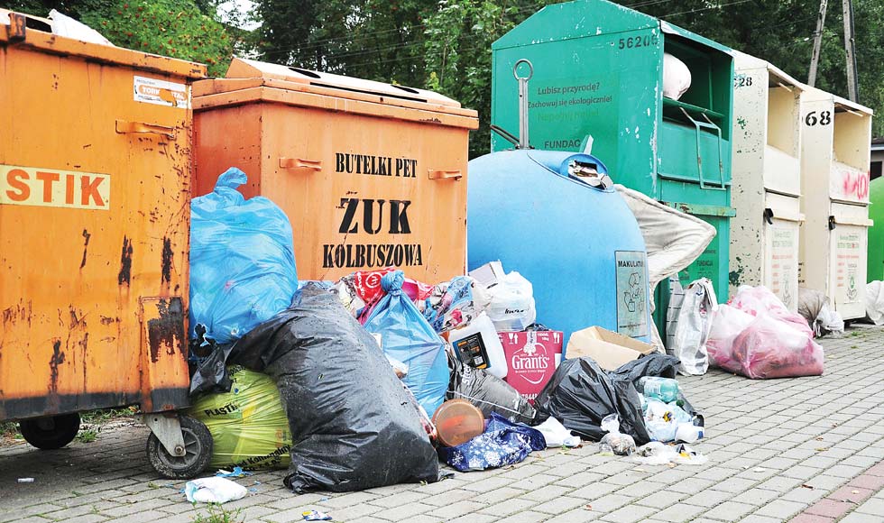 Gmina Kolbuszowa. Gdzie się podziały pojemniki na szkło, papier i plastiki? - Zdjęcie główne