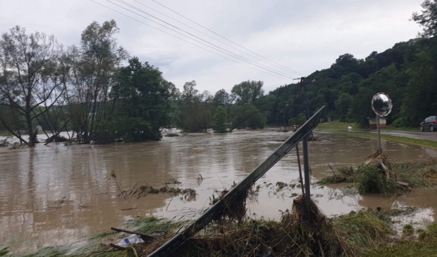 Osuwiska ziemi, zerwane mosty. Sytuacja na Podkarpaciu po nawałnicach [FOTO] - Zdjęcie główne