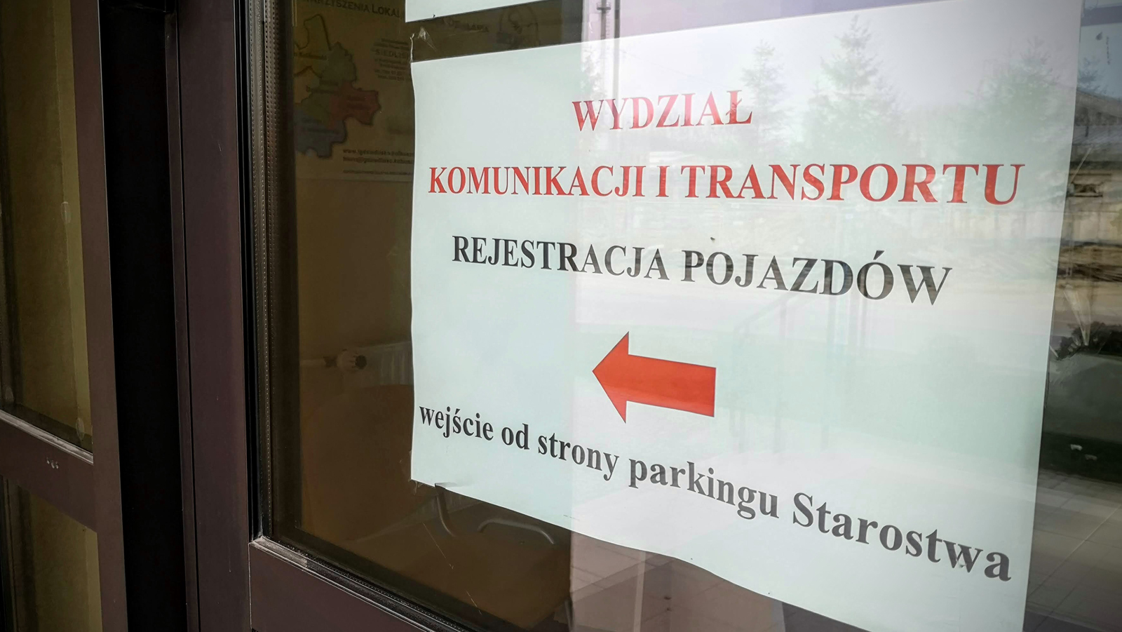 Kolbuszowa. Kolejki do wydziału komunikacji? Oficjalnych skarg nie ma  - Zdjęcie główne