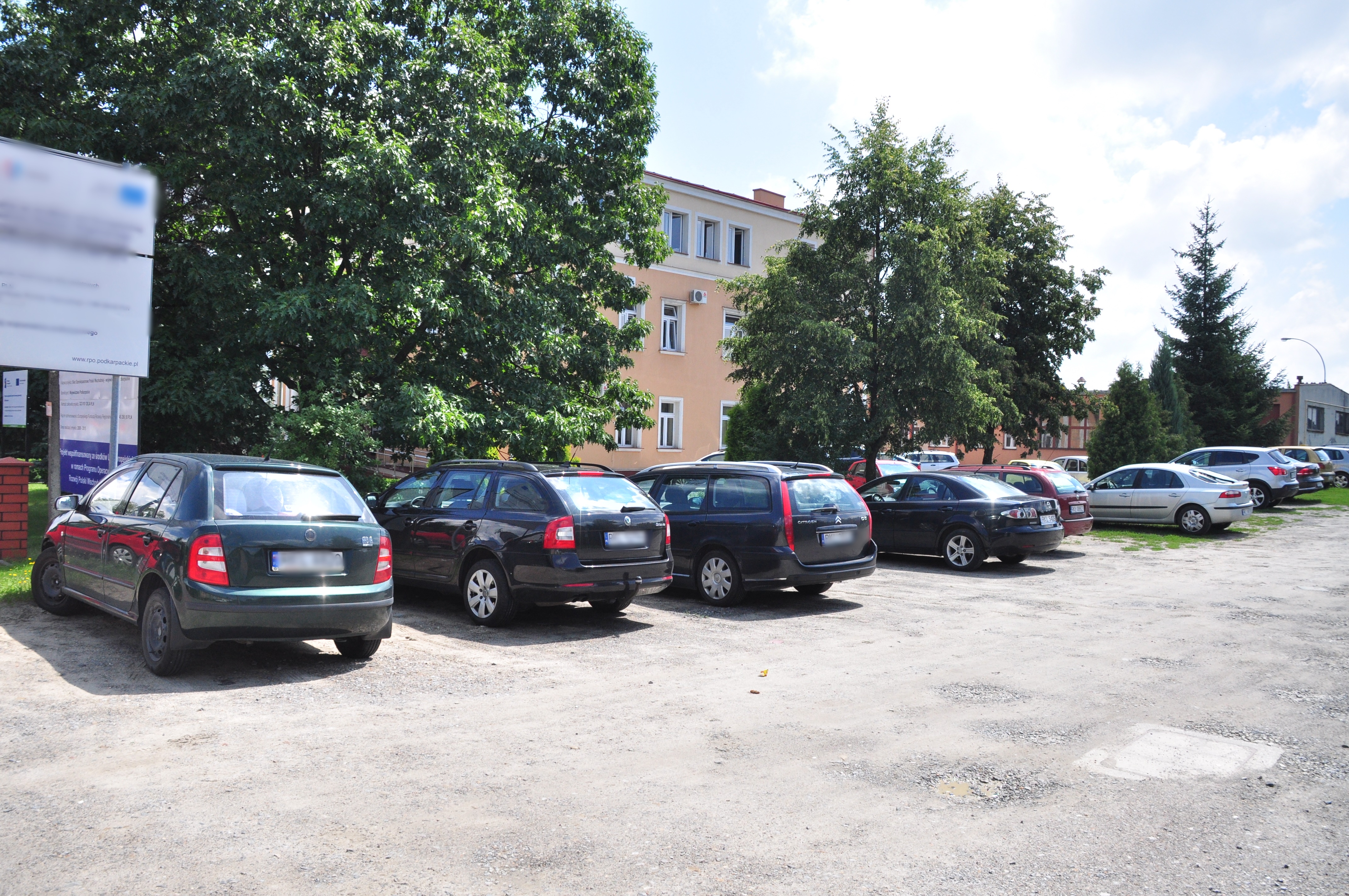 We wtorek, 11 września rozpocznie się budowa parkingu obok Urzędu Miejskiego w Kolbuszowej. Plac będzie zamknięty - Zdjęcie główne