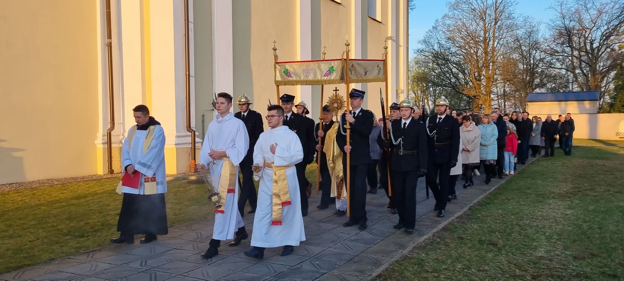 Niedziela Zmartwychwstania. Procesje rezurekcyjne w powiecie kolbuszowskim [ZDJĘCIA-WIDEO] - Zdjęcie główne