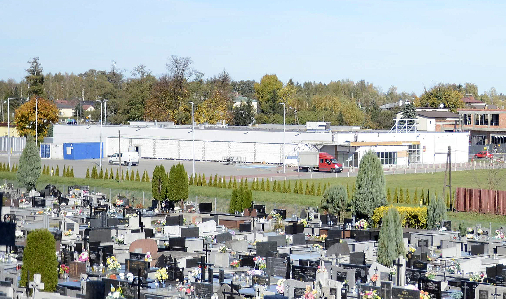 Kolbuszowa. Parking przy dawnym Tesco dostępny na Wszystkich Świętych? - Zdjęcie główne