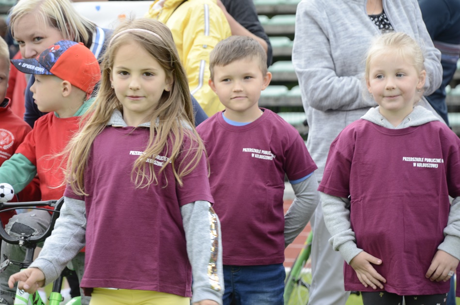 Piknik rodzinny na stadionie w Kolbuszowej. 