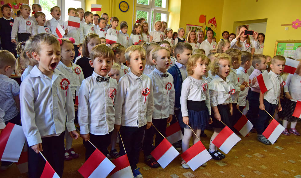 Hymn na pięć milionów głosów również w Kolbuszowej. Zobacz wideo  - Zdjęcie główne