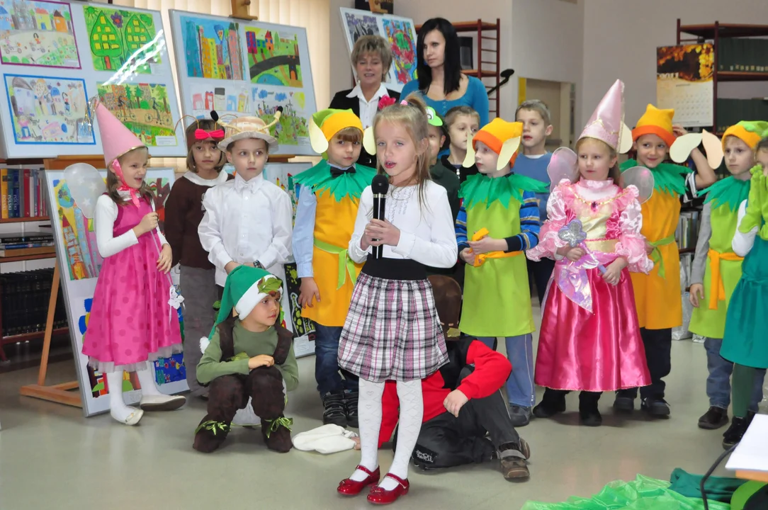 Występ przedszkolaków z Kolbuszowej. Zobacz zdjęcia z 2011 roku - Zdjęcie główne