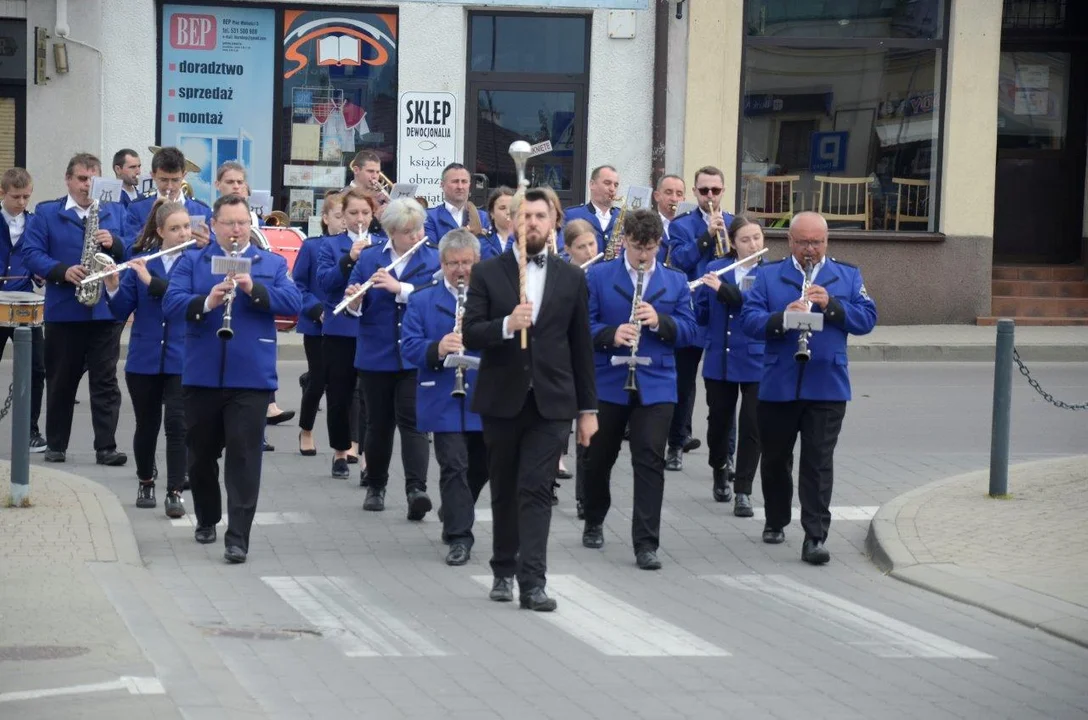 Uroczystości na kolbuszowskim rynku. 