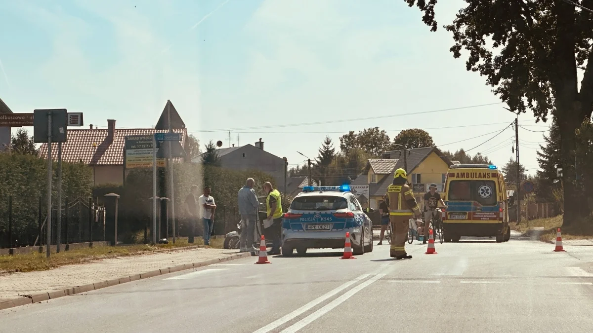 Wypadek na ul. Piłsudskiego w Kolbuszowej. Zderzyli się motocykliści. Są ranni [ZDJĘCIA] - Zdjęcie główne