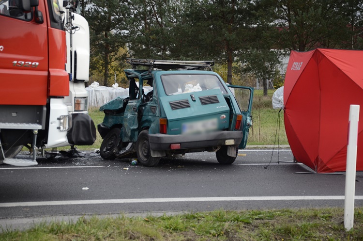 Wypadek śmiertelny w Cmolasie. Krajowa "dziewiątka" zablokowana! [FOTO] - Zdjęcie główne