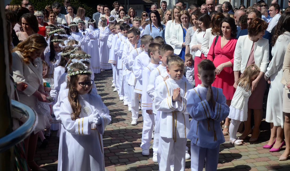 Pierwsza Komunia Święta w kolbuszowskiej kolegiacie [ZDJĘCIA] - Zdjęcie główne