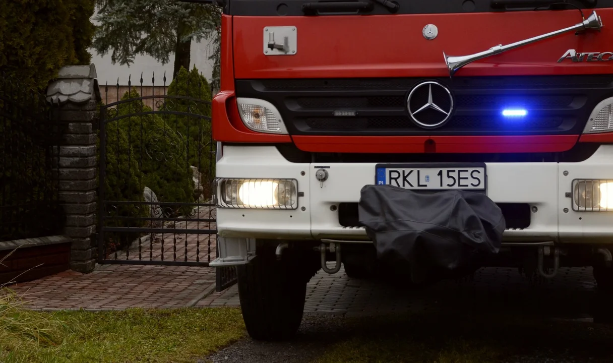 Strażacy interweniują na ul. Ruczki w Kolbuszowej. Uruchomił się czujnik tlenku węgla [AKTUALIZACJA] - Zdjęcie główne