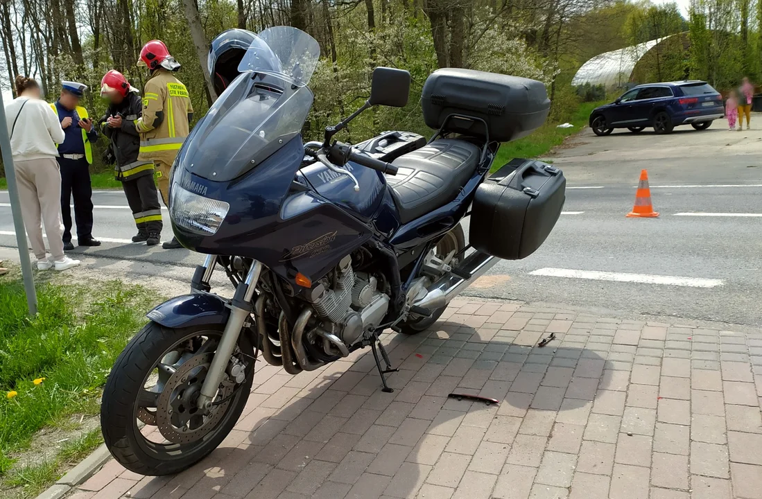 Zderzenie motocykla z samochodem osobowym na DK-9 w Kupnie [ZDJĘCIA] - Zdjęcie główne