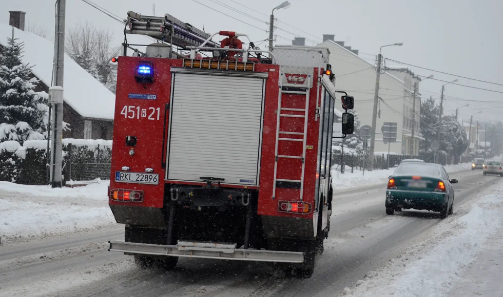Intensywne opady śniegu. Prawie 200 interwencji strażaków na całym Podkarpaciu. Ile w powiecie kolbuszowskim? - Zdjęcie główne