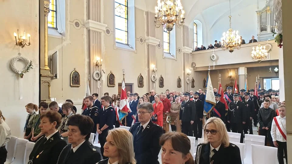 Obchody majowe w parafii Niwiska. - To ważna uroczystość dla Kościoła w Polsce - [ZDJĘCIA] - Zdjęcie główne
