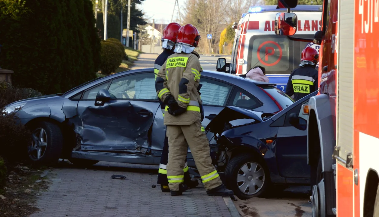 Wypadek na ulicy Obrońców Pokoju w Kolbuszowej [ZDJĘCIA - WIDEO] - Zdjęcie główne