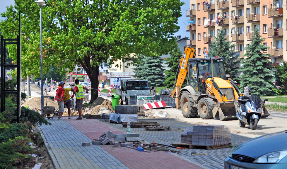 Ekipa remontowa kontynuuje prace na ulicy 11 Listopada w Kolbuszowej - Zdjęcie główne