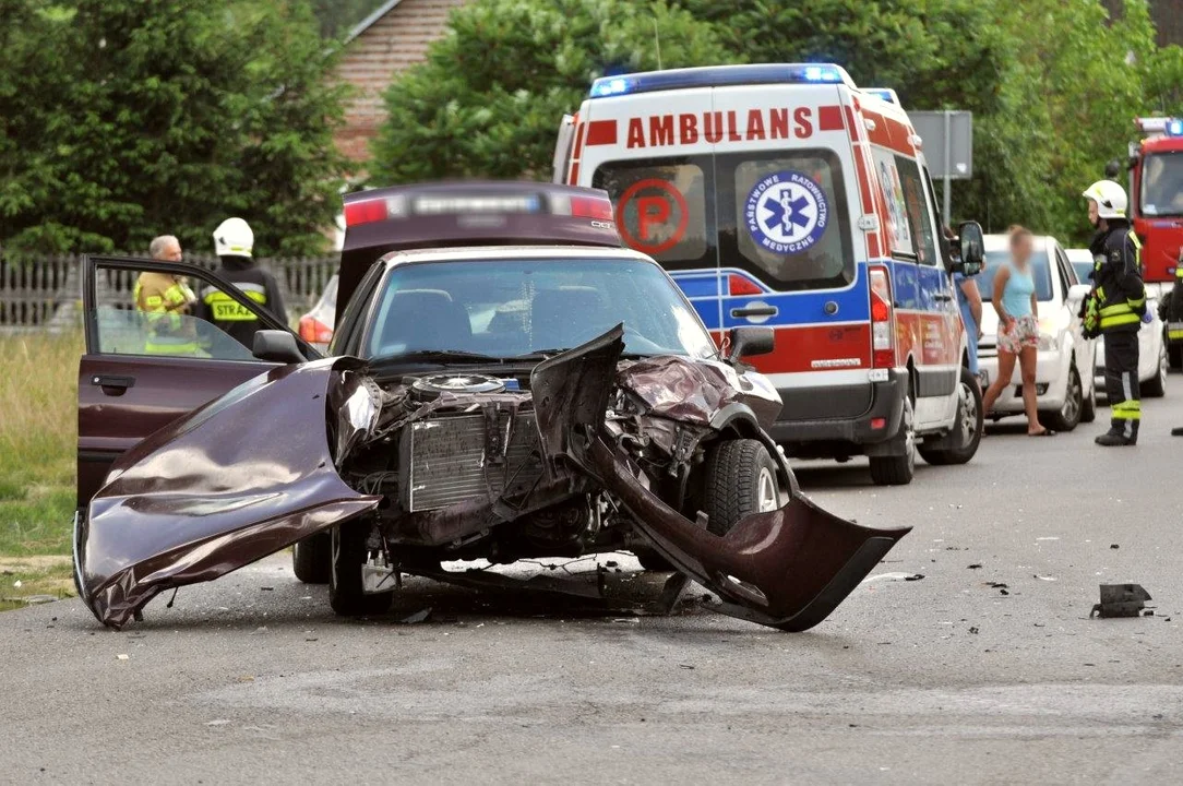 Wypadek w Wilczej Woli. W przysiółku Spie zderzyły się dwa samochody [AKTUALIZACJA - ZDJĘCIA] - Zdjęcie główne